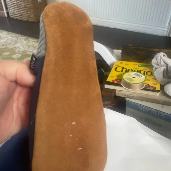 KOLO HOUSE SHOES . small - 9 in sole. NEW - Picture 2 of 6